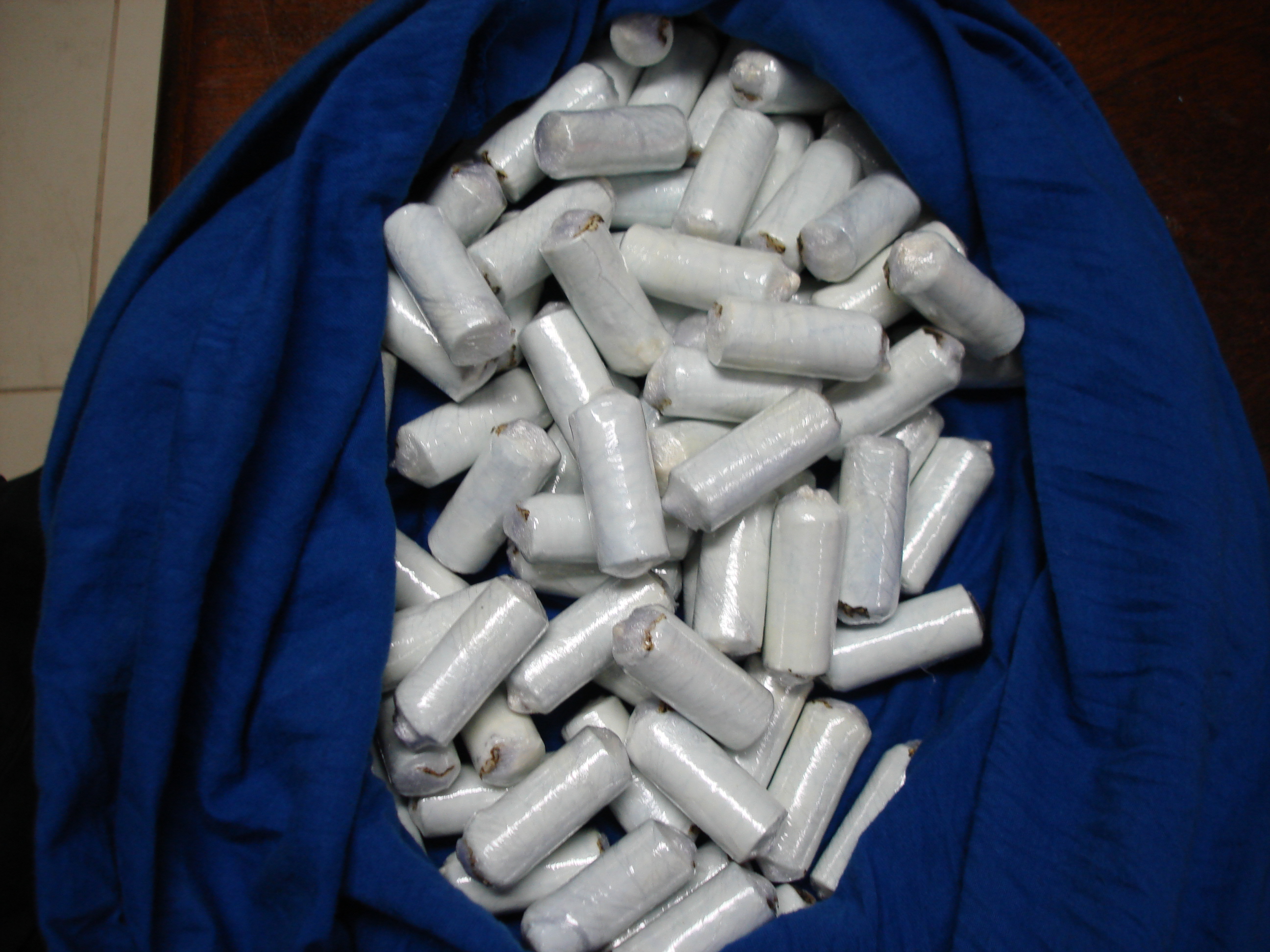 Droga estava escondida na roupa do suspeito | Divulgação/PF