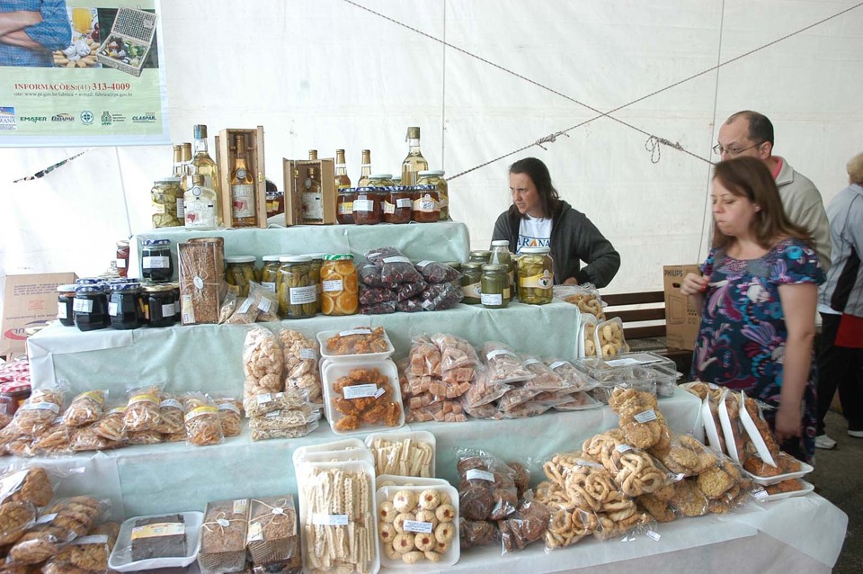A feira acontece nas instalações da Claspar, que fica na Avenida Bento Munhoz da Rocha Neto, 16 | Carlos Antonio Soares/AENoticias