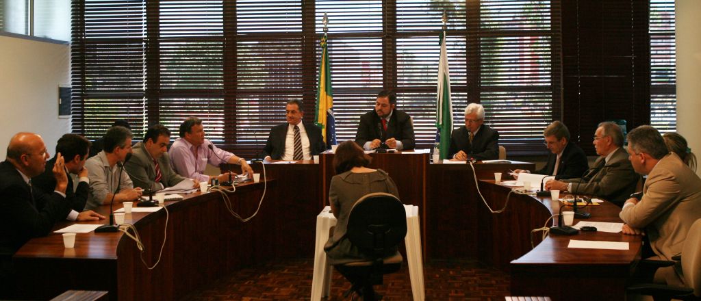 Reunião da Comissão de Fiscalização da Assembleia: ex-presidente da Fundação Copel negou ter feito lobby por empresa privada | Fotos: Priscila Forone/ Gazeta do Povo