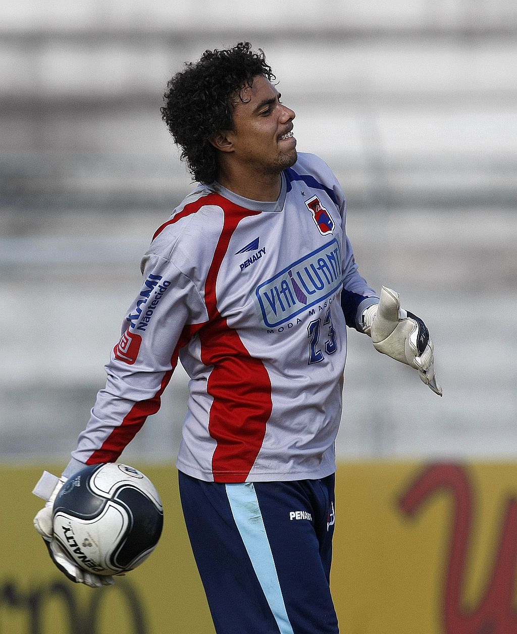 O goleiro Zé Carlos foi o principal responsável pelo empate do Paraná diante do ABC, no sábado, em Natal | Rodolfo Bührer/Gazeta do Povo