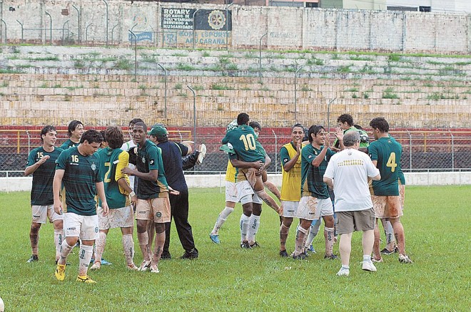 No sub-20, a festa veio após a vitória por 5 a 3 sobre o Engenheiro Beltrão |