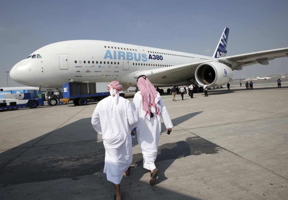 A380 entrou em serviço em 2007 e é projetado para carregar passageiros em três classes e tem dois andares | REUTERS/Ahmed Jadallah