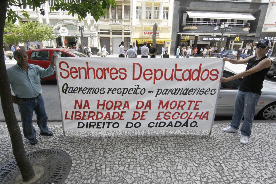 Proprietários de funerárias da RMC querem prestar serviços em Curitiba | Valterci Santos / Agência de Noticias Gazeta do Povo