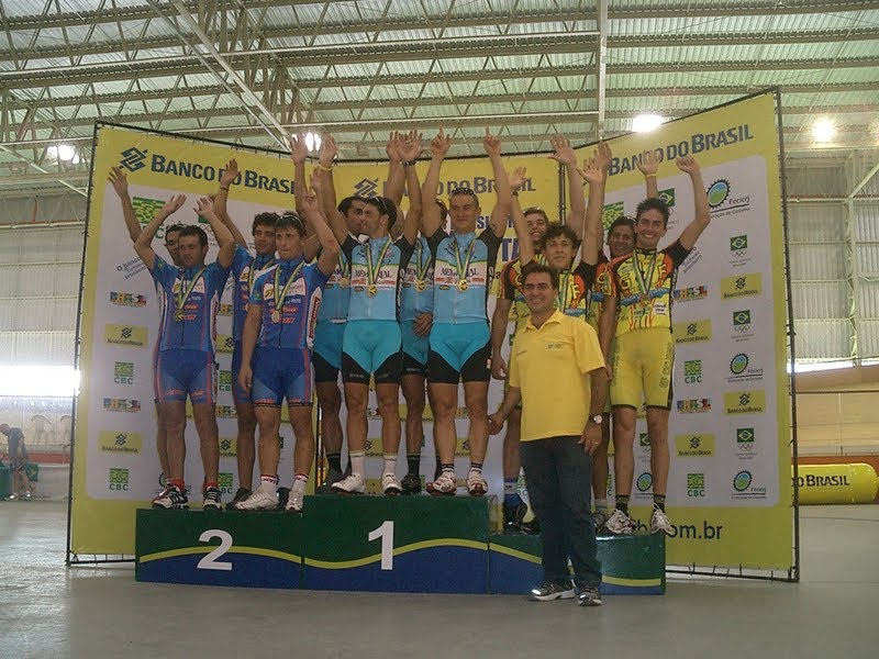 Na prova em que Pagliarini levou o ouro, time paranaense ficou com o bronze no Rio de Janeiro | Divulgação