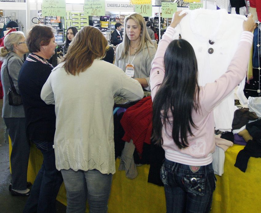 Maioria dos empregos criados em outubro foi gerada no comércio | Divulgação