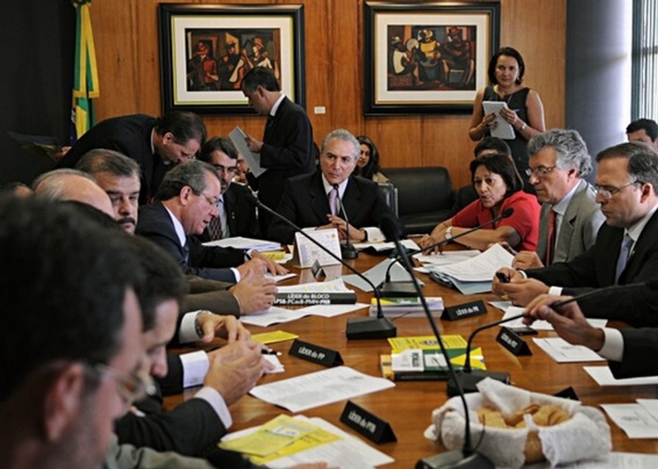Brasília - O presidente da Câmara, Michel Temer, reúne-se com governadores e deputados para discutir a votação do marco regulatório do pré-sal | Agência Brasil