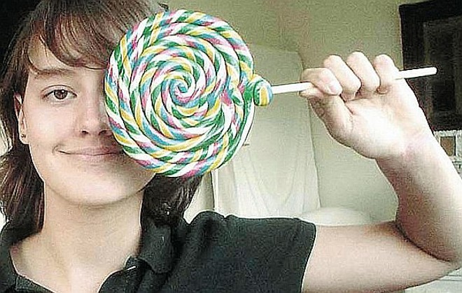 Mallu Magalhães: excentricidade |