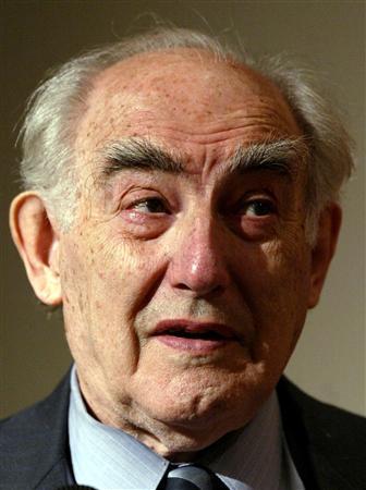 Ginzburg obteve o Nobel de 2003 em Física por suas contribuições às teorias da supercondutividade - a habilidade de alguns materiais conduzirem eletricidade sem resistência | Reuters