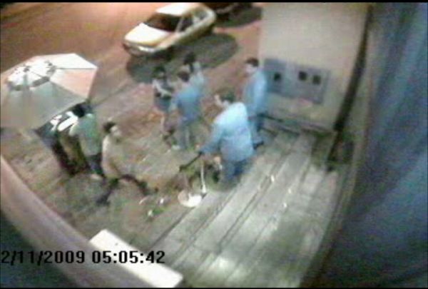 Depois de discutir com um segurança do Villa Viola, Leandro volta, armado | Reprodução /TV Paranaense