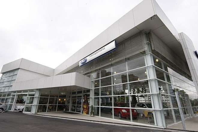 Com três fachadas diferentes, Ford Metropolitana do Cabral priorizou utilização de materiais nobres | 