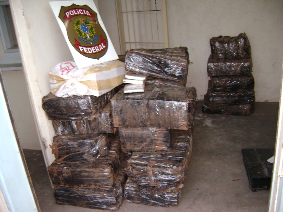 Em Guaíra, 900 quilos de maconha foram encontrados em um sítio da cidade | Divulgação / PF