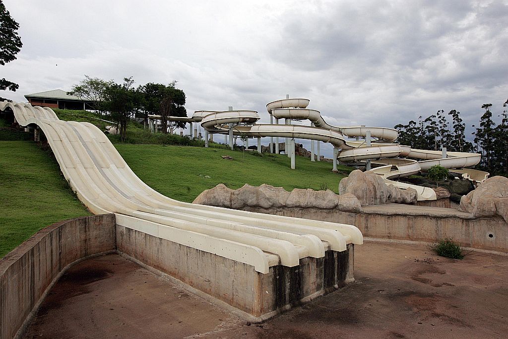 Parque inacabado custa R$ 5 mil por mês para a prefeitura, para manutenção básica e segurança | Christian Rizzi/Gazeta do Povo