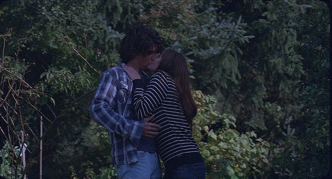 Chiara Mastroianni beija Louis Garrel: com Lena, ela encarna a personagem mais importante de sua carreira | 