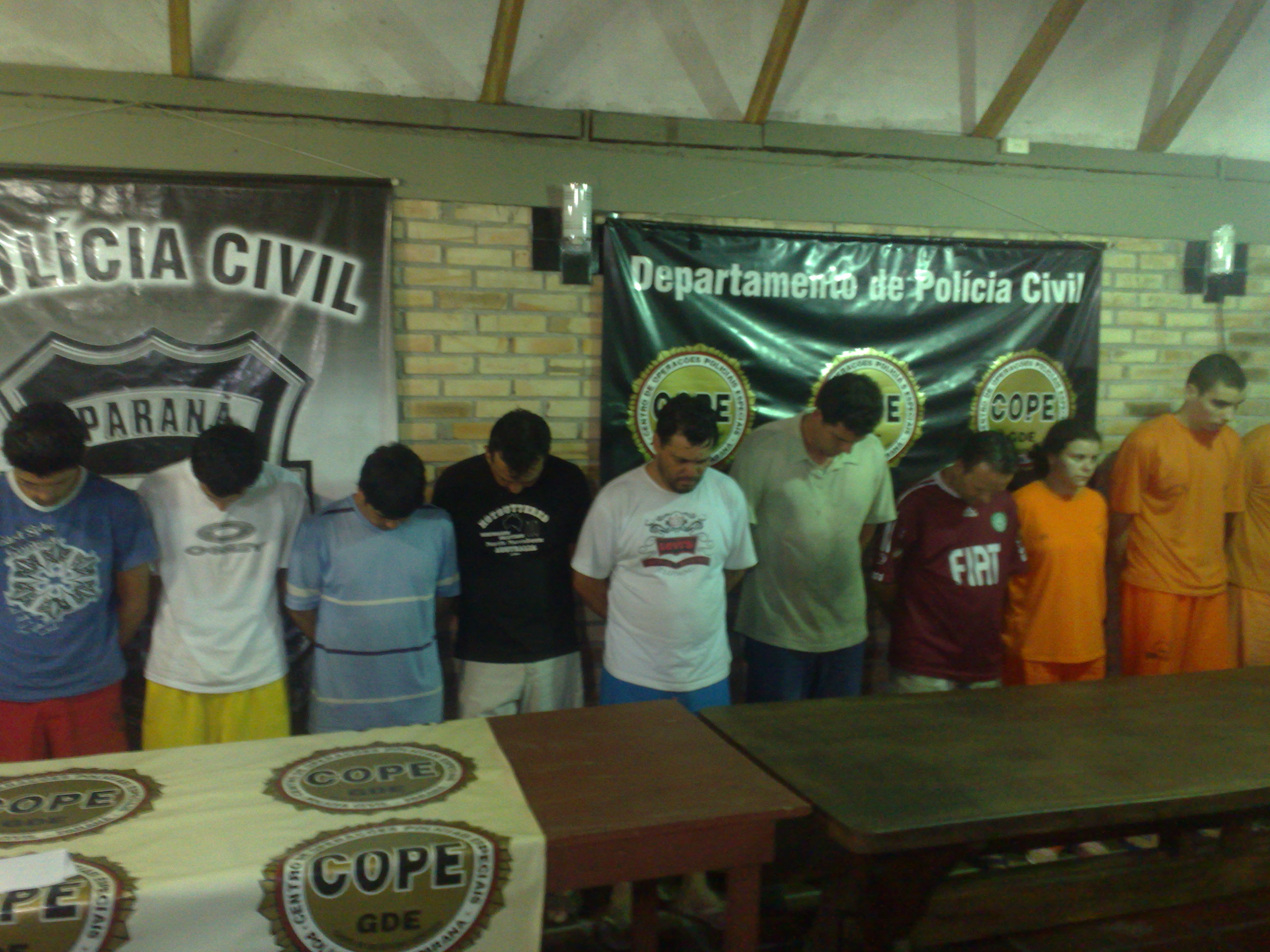 Duas quadrilhas, com 20 pessoas ao todo, estariam ligadas a crimes de roubo, furto e desmanche de veículos | Adriano Ribeiro / Gazeta do Povo