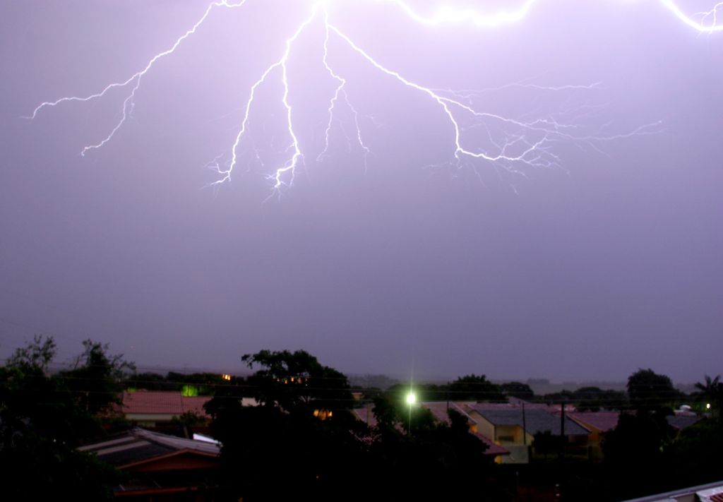 Não houve nenhuma falha na comunicação com relação às condições de tempo. As entidades cumpriram estritamente o seu papel de fornecer ao ONS os dados atmosféricos previstos em contrato.
Operador Nacional do Sistema (ONS), em nota de esclarecimento divulgada ontem à noite | Dirceu Portugal/ Gazeta do Povo