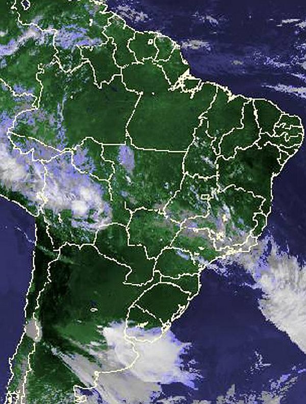 Imagem de satélite deste domingo | Reprodução/Cptec/Inpe