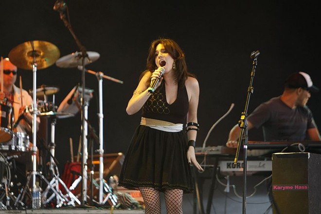 O primeiro show no palco Ecomusic sofre com a falta de público, mesmo assim vale o esforço dos músicos | 