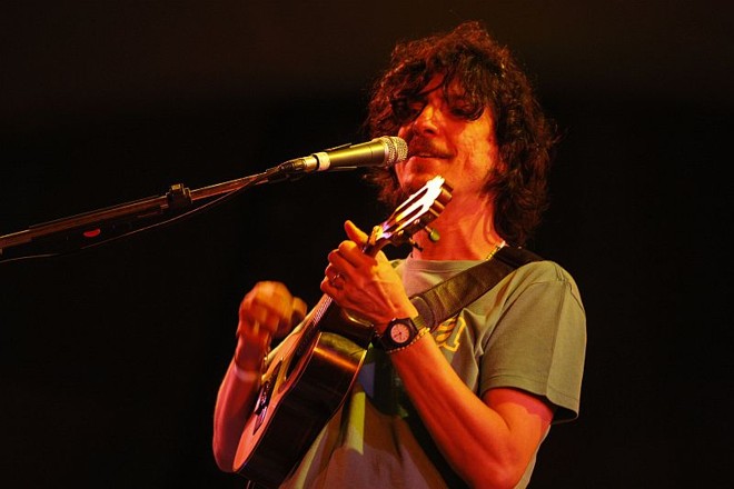 Pedro Luis apresentou a Curitiba o disco