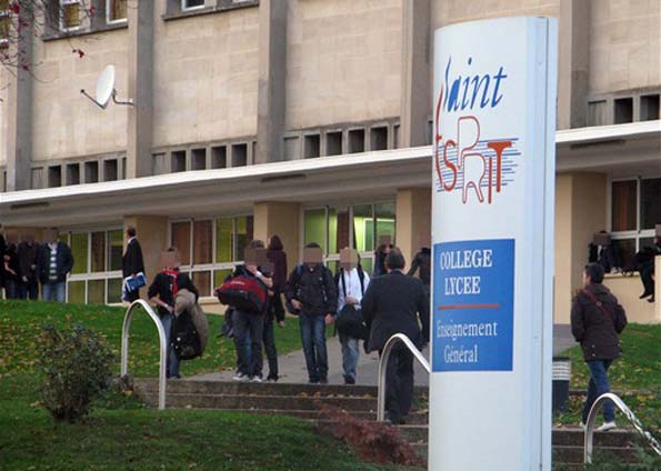 Pais franceses impedem filho de cometer chacina em escola | AFP