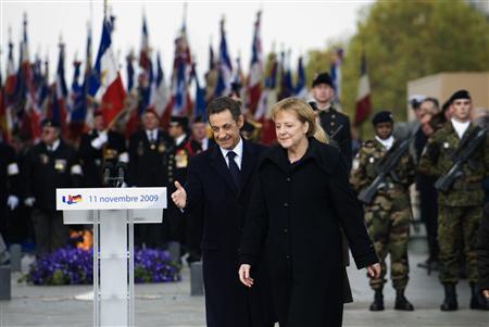 Buscar o artigo
o presidente da França, Nicolas Sarkozy (E), acompanha a chanceler alemã Angela Merkel no final da comemoração do Dia do Armistício, que marca o fim das hostilidades da Primeira Guerra Mundial sobre o Front Ocidental, em 11 de novembro de 1918 | Reuters