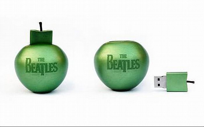 Pen Drive com o formato de maça contém 14 álbuns dos Beatles | Divulgação