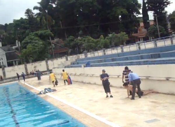 Alunos registraram o momento em que o estudante do CEP foi imobilizado | Reprodução/Internet