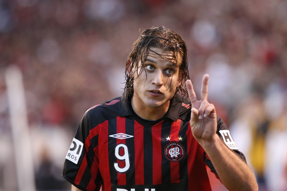 Rafael Moura: empresário procura novo clube para o jogador, considerado "muito caro" | Pedro Serápio / Agência Gazeta do Povo
