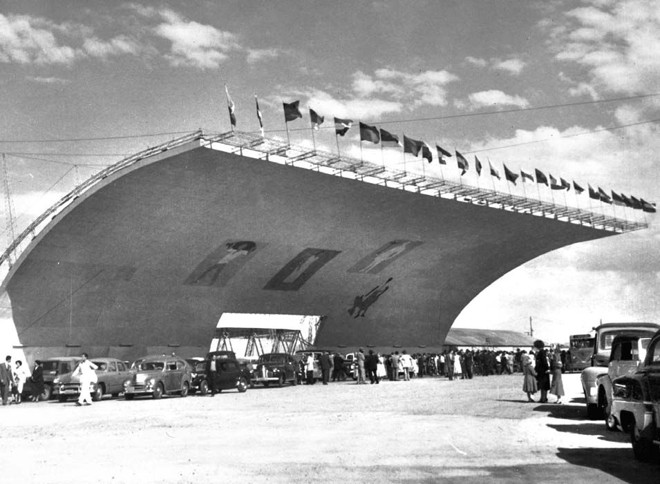Portal da Exposição Internacional do Café no Tarumã, em 1953 | 