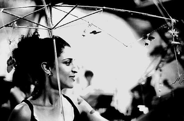 Nyara Costa, uma das cantoras do espetáculo O Carrossel | Fotos: Leonardo Régnier/Divulgação