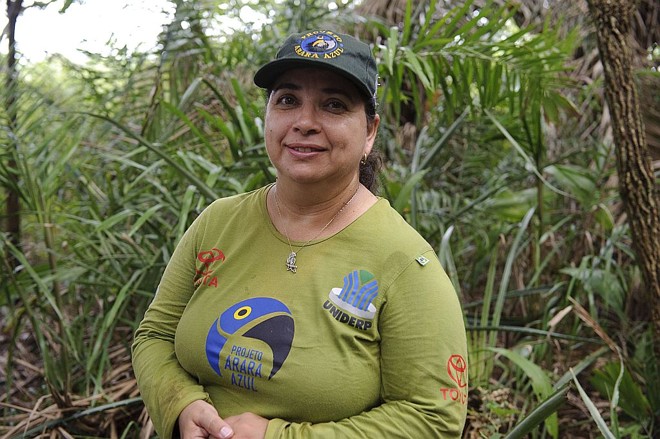 Idealizadora e coordenadora do projeto desde 1989 , o trabalho de Neiva Guedes se tornou Instituto Arara Azul em 2003 |