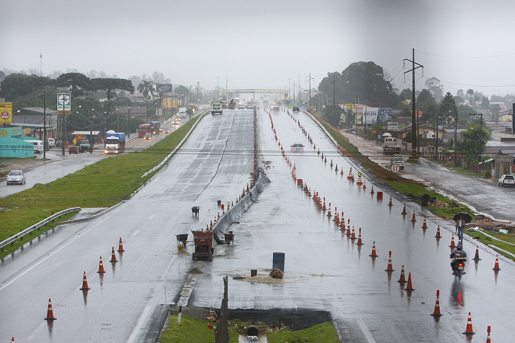 Localizado no km 66,5, em São José dos Pinhais, viaduto Borda do Campo custou R$ 4,5 milhões à concessionária Ecovia | Daniel Castellano/Gazeta do Povo