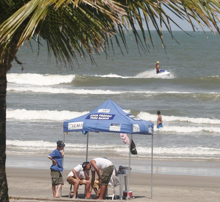 Balneabilidade nas praias do Paraná melhorou, segundo o terceiro boletim do IAP | Jonathan Campos/Gazeta do Povo