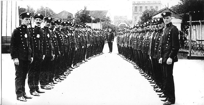 A Guarda Civil em novembro de 1911. Quando foi instalada, sua presença impôs ordem e respeito na cidade por mais de cinquenta anos | 