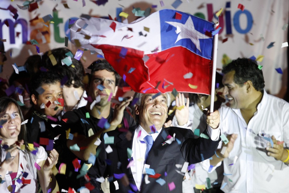 Piñera comemora o resultado do primeiro turno das eleições | Ivan Alvarado/Reuters