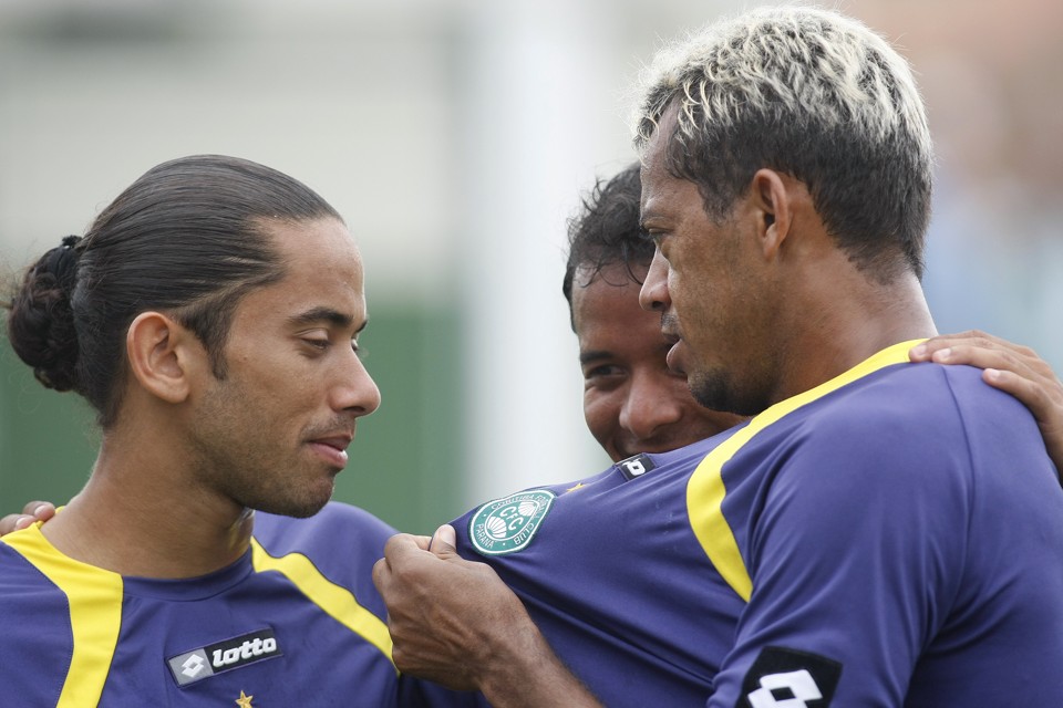 Carlinhos e Marcelinho Paraíba vão se reencontrar no São Paulo na temporada 2010 | Rodolfo Bührer / Agência Gazeta do Povo