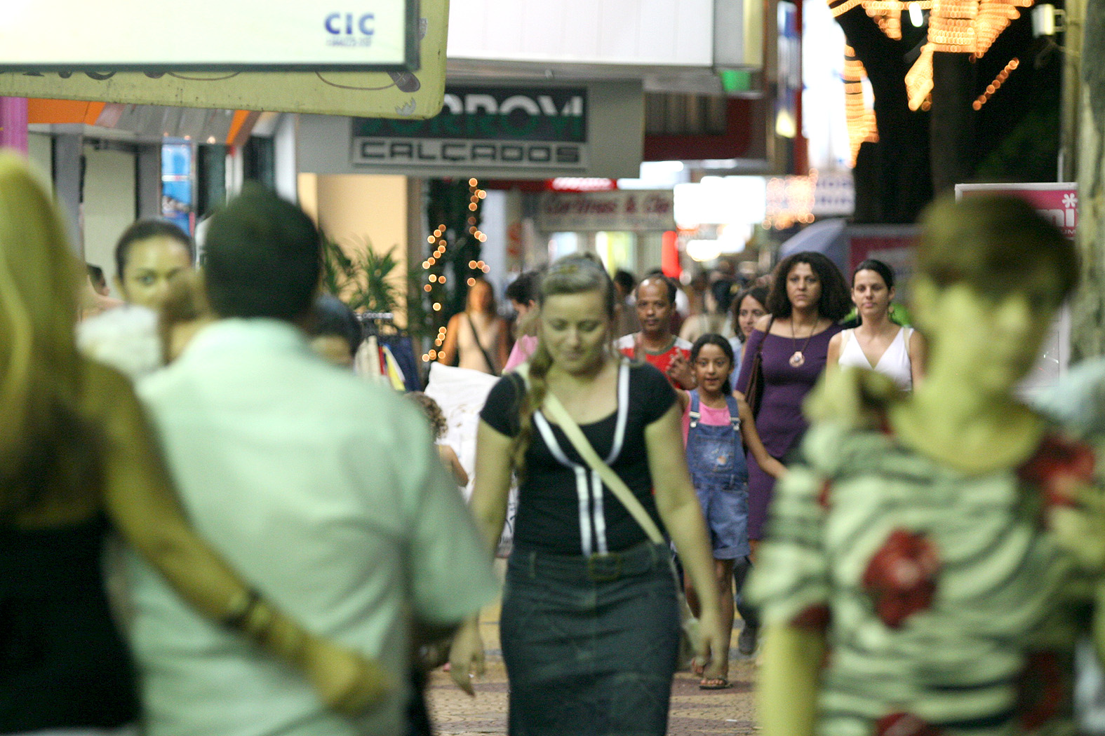 Aos sábados (12 e 19), as lojas funcionarão até as 18h. Já no domingo (20), abrem entre 13h e 19h | Ricardo Lopes/PMM