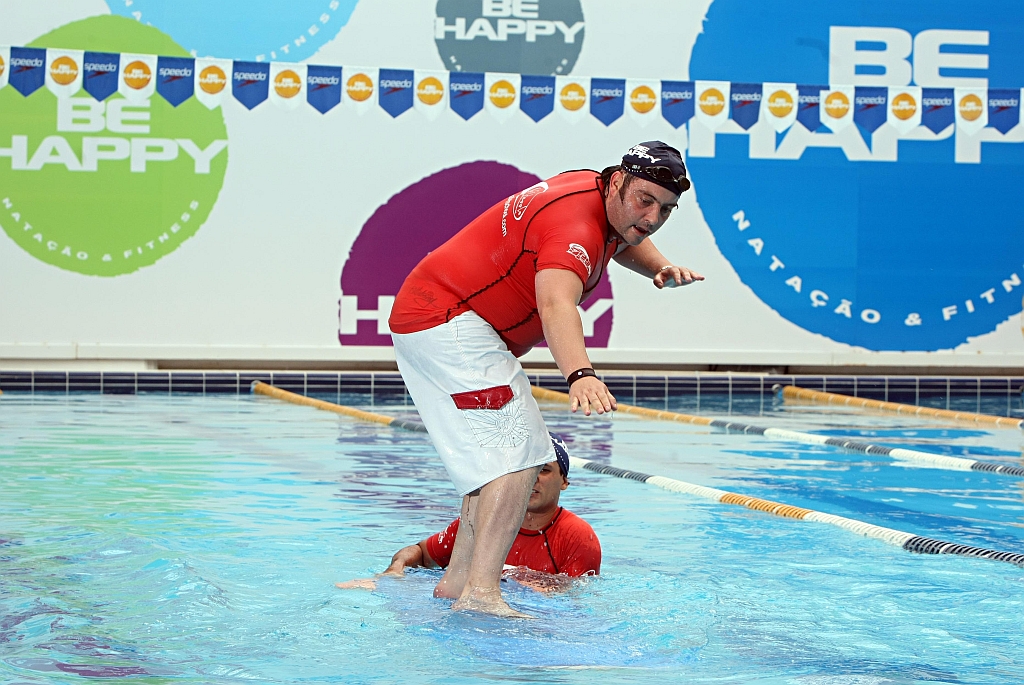 Após tentar surfar na adolescência, Christtofer de Oliveira decidiu fazer aulas | Albari Rosa / Gazeta do Povo