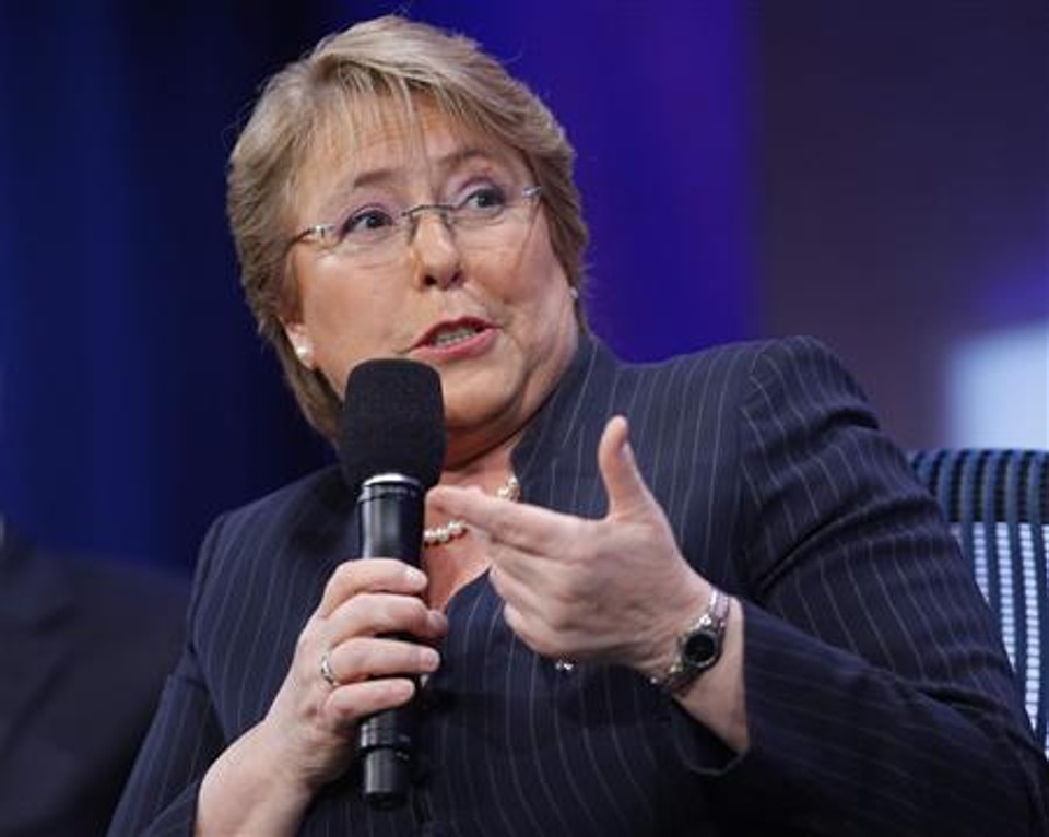 A presidente chilena, Michelle Bachelet, pediu nesta sexta-feira que o país vote com tranquilidade e em massa nas eleições presidenciais do domingo | Reuters