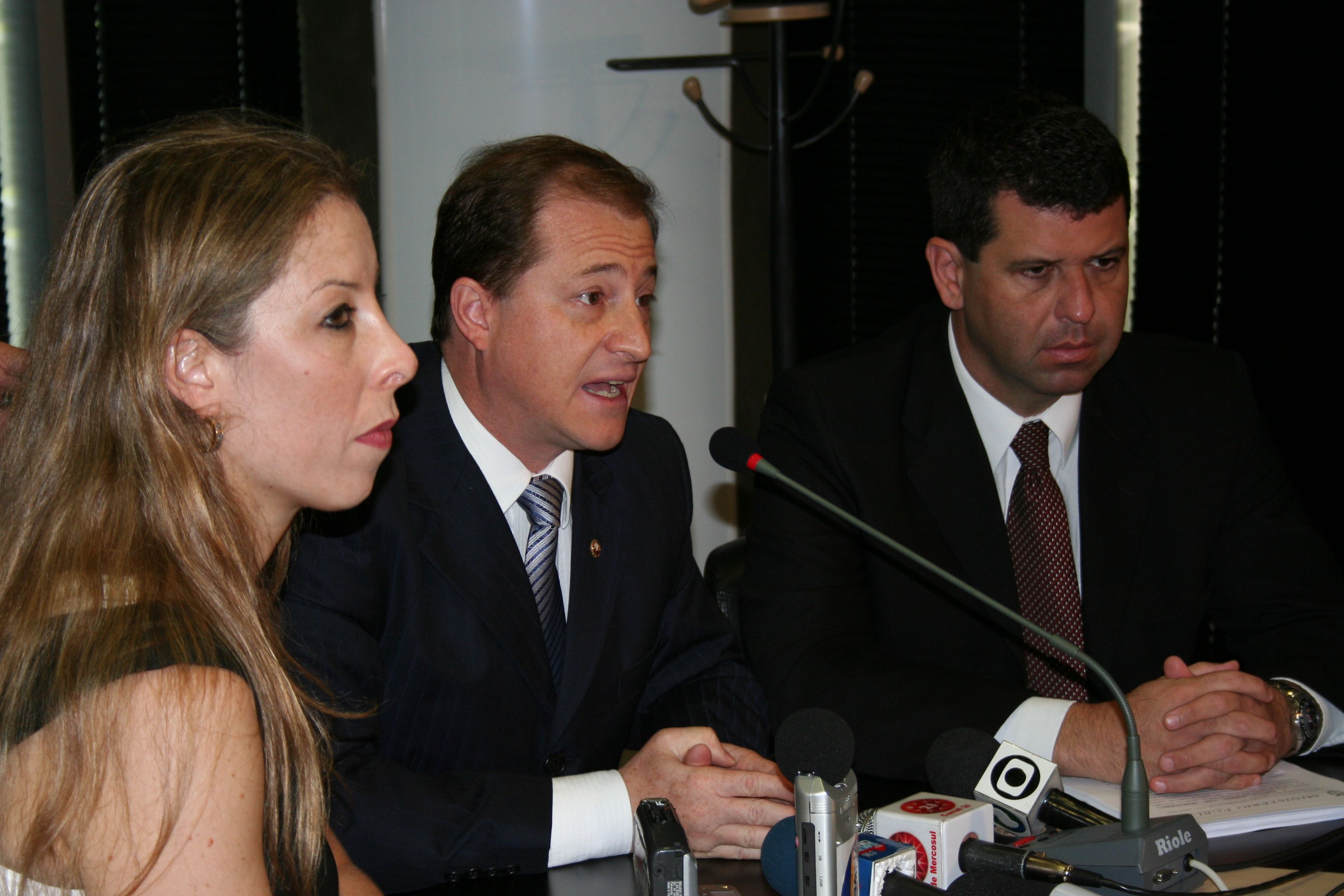 Em coletiva, Promotores do Ministério Público confimaram a denúncia de 14 envolvidos em barbárie. Seis por tentativa de homicídio | Divulgação / Ministério Público