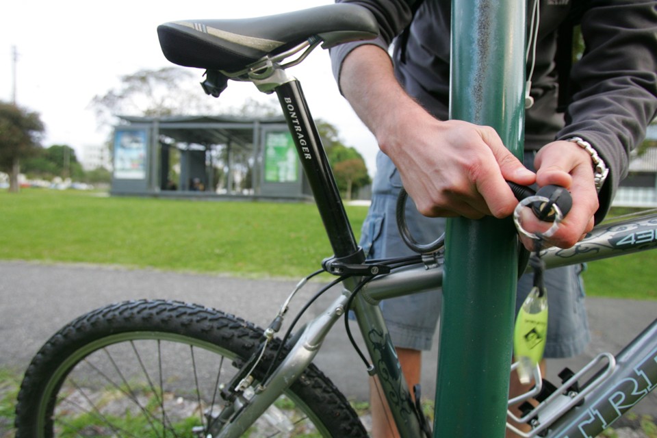 "Vale dizer que onde cabe um carro estacionado, cabem umas quinze bicicletas, defende membro do Movimento Bicicletada Maringá | Arquivo/Agência de Notícias Gazeta do Povo