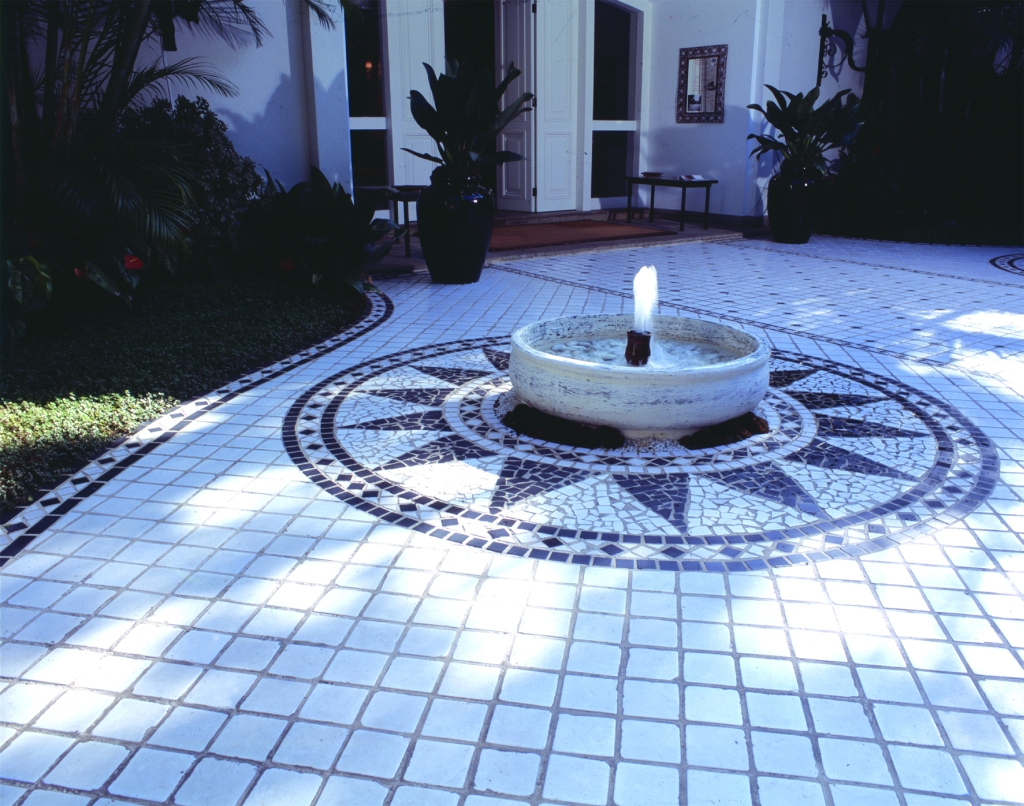 A cerâmica, resistente e antiderrapante, pode ser usada nas áreas externas | Divulgação