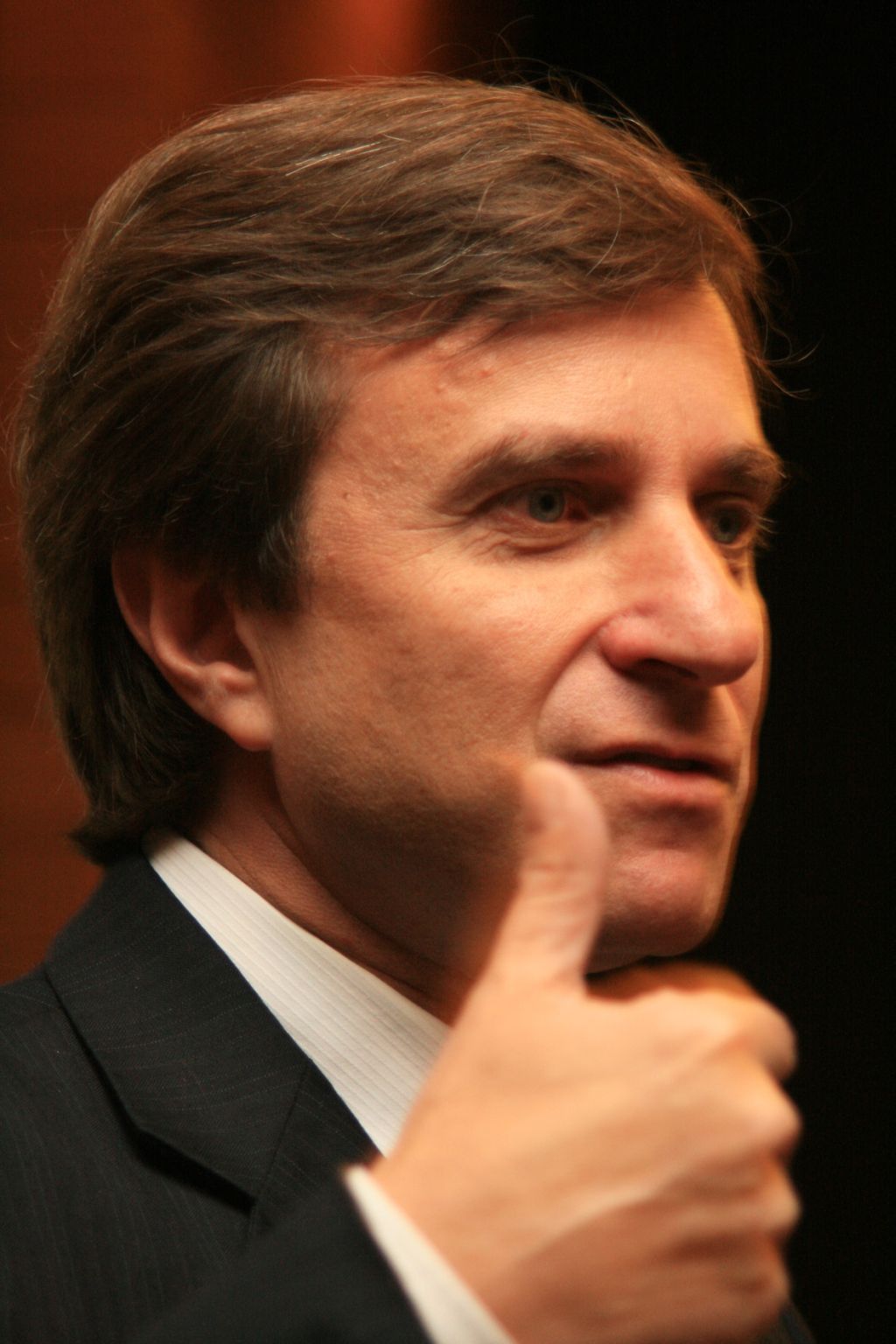 Queremos manter a liderança de mercado e para isso precisamos cobrir possíveis buracos. A Kennex tem muita força no Extra, onde nós começamos a vender somente em outubro. Esse relacionamento com o Extra era estratégico para nós.
Hélio Rotenberg, diretor-presidente da Positivo Informática | Divulgação