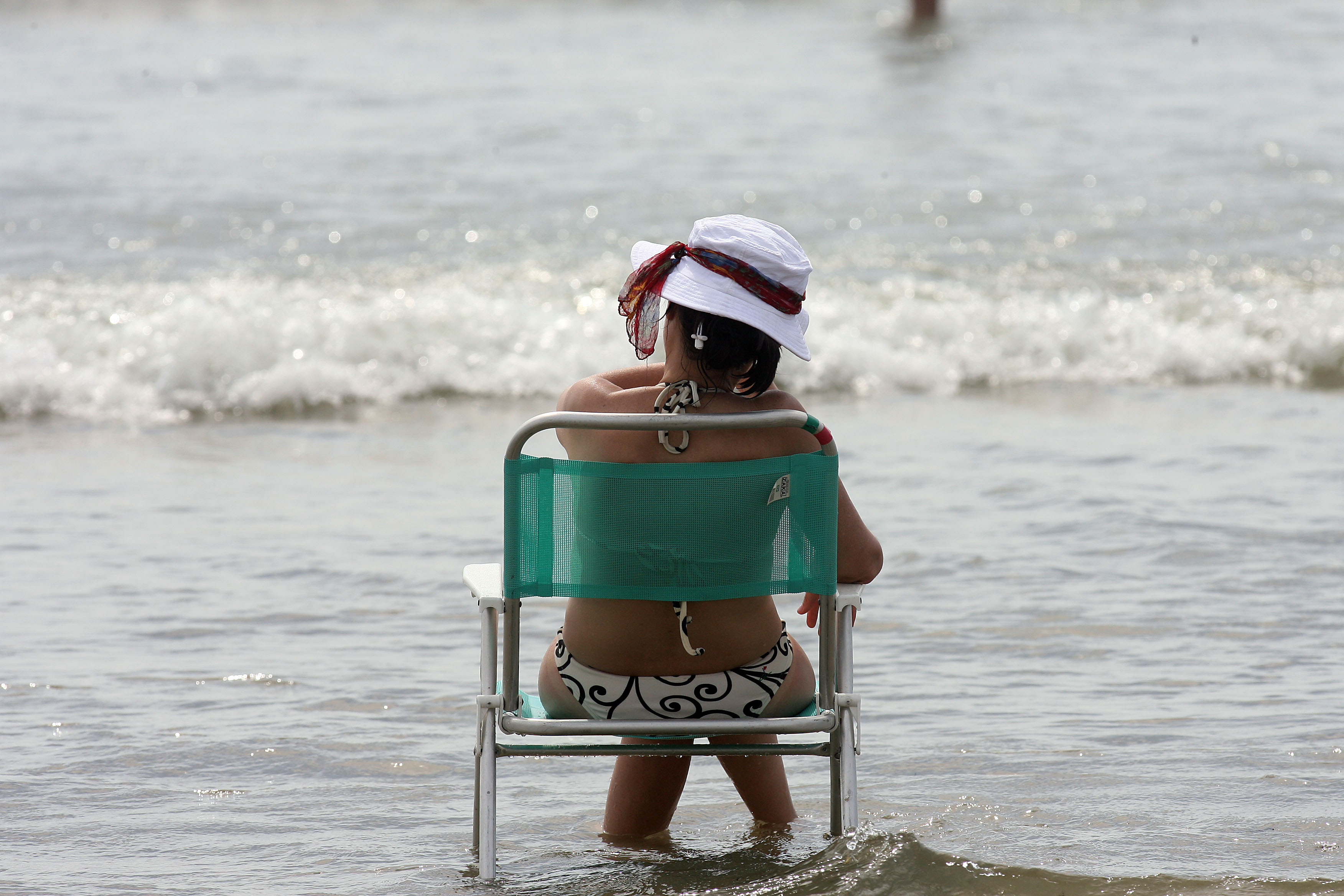 Tempo quente na Praia Mansa em Caiobá | Hedeson Alves/Gazeta do Povo