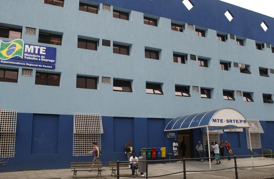 Por volta do meio-dia, o movimento já era tranquilo na superintendência | Aniele Nascimento / Agencia de Noticias Gazeta do Povo