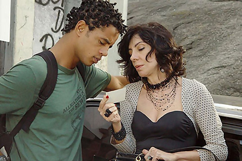 Marília Pêra e Jonathan Haagensen flertam em comédia | Divulgação