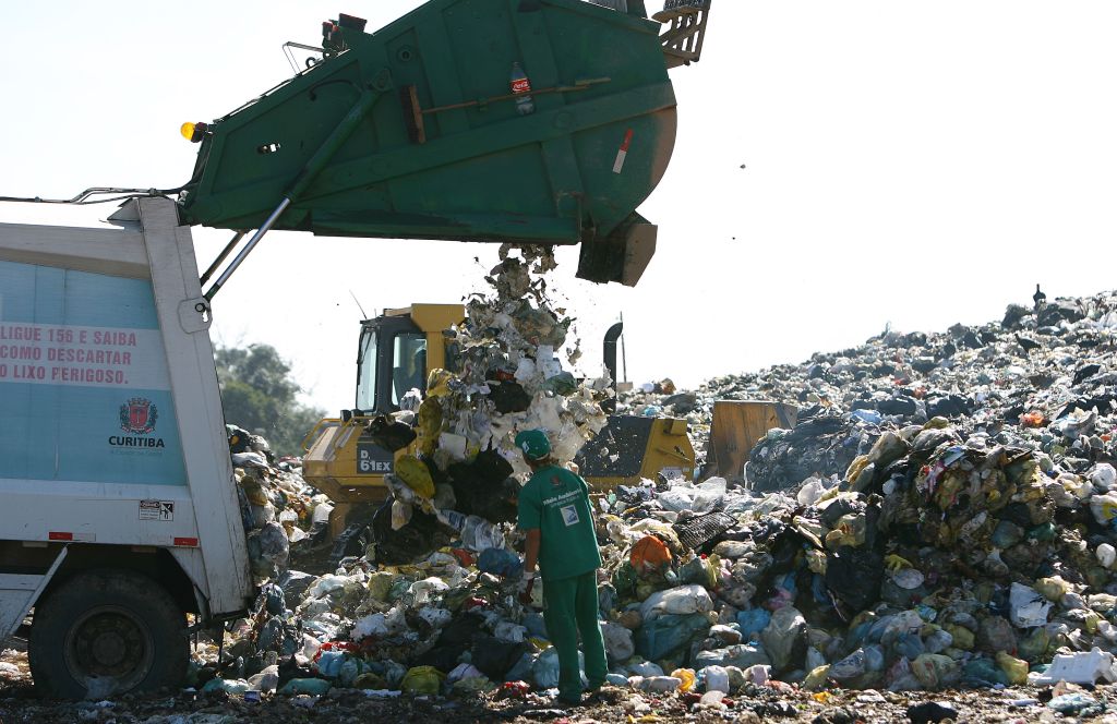 Com o encerramento da licitação será possível saber a empresa que irá administrar o armazenamento de lixo, que irá substituir o aterro da Caximba | Jonathan Campos/Gazeta do Povo - Arquivo