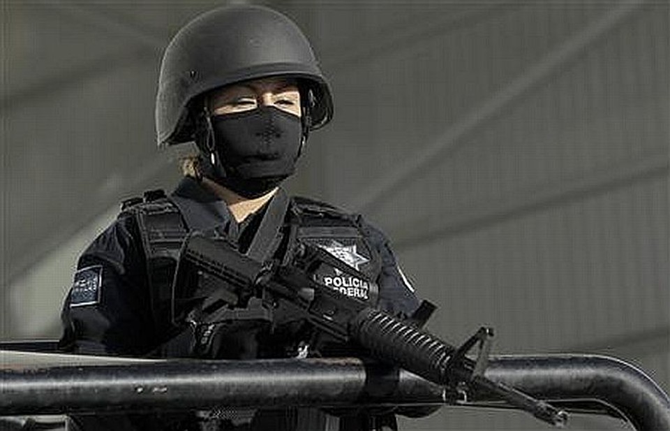 Americanos forneceram equipamentos e treinamento policial ao México para combater o narcotráfico | Reuters
