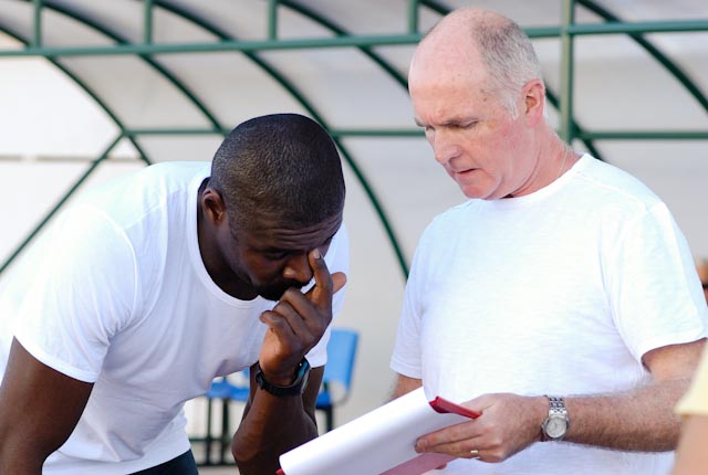 Jadel veio acompanhado do técnico inglês Peter Stanley (ex-técnico do recordista mundial Jonathan Edwards) | Fábio Dias/Gazeta do Povo