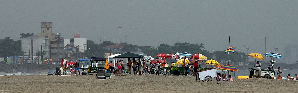 Tempo deve continuar instável no Litoral até terça-feira, afirma o Simepar | Hedeson Alves/Gazeta do Povo