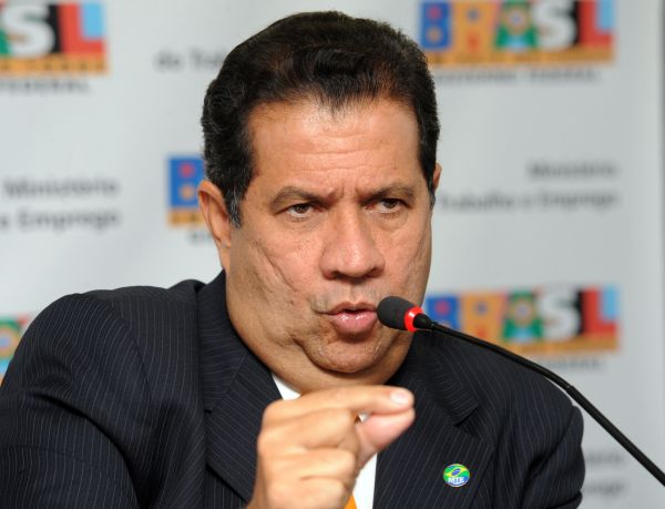 Carlos Lupi: em busca de Osmar. | Elza Fiuza/ABr